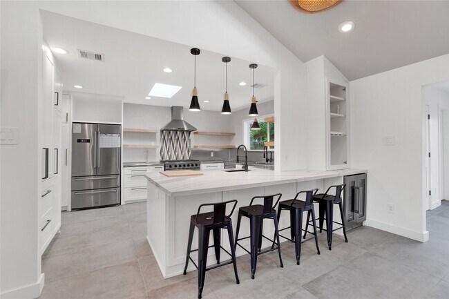 Building Photo - 5226 Kinglet St