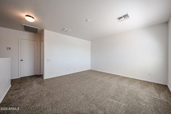 Building Photo - 5318 W Shumway Farm Rd