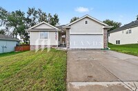 Building Photo - 15613 Timberlane Dr