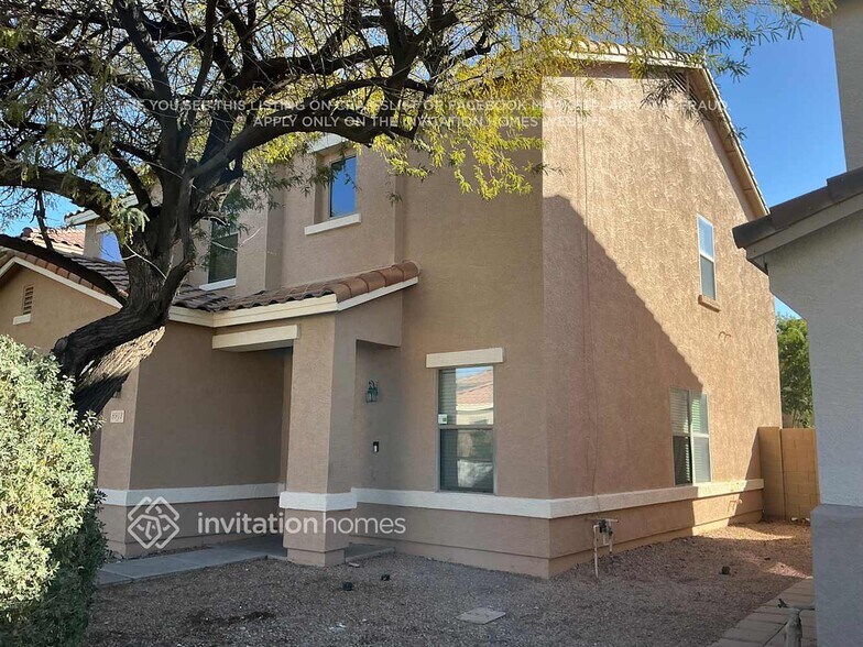 Building Photo - 8913 E Portobello Ave