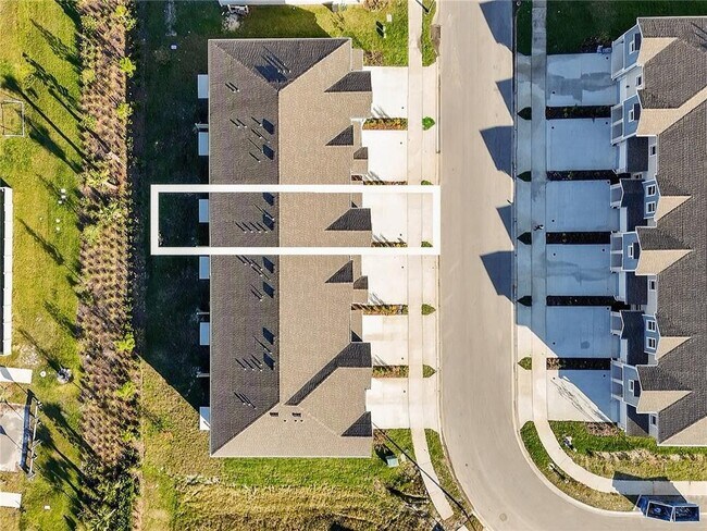 Building Photo - 2735 Skyline Lp