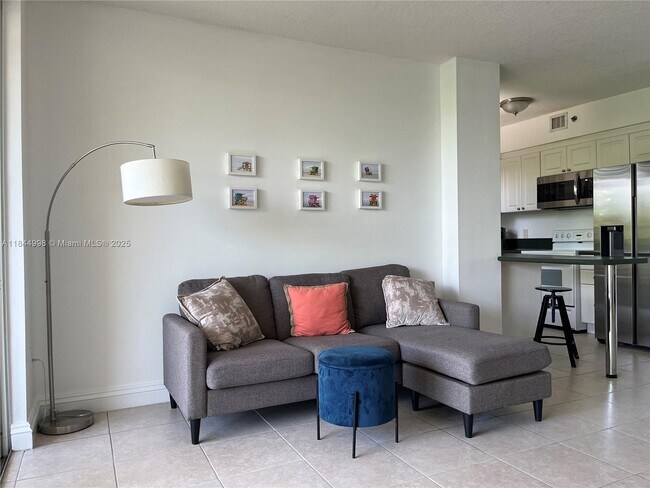 Building Photo - 1824 Brickell Ave