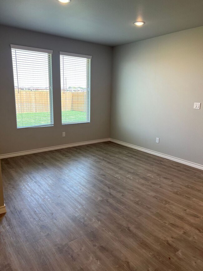 Building Photo - 3 Bedroom 2 bath New Construction Home is ...