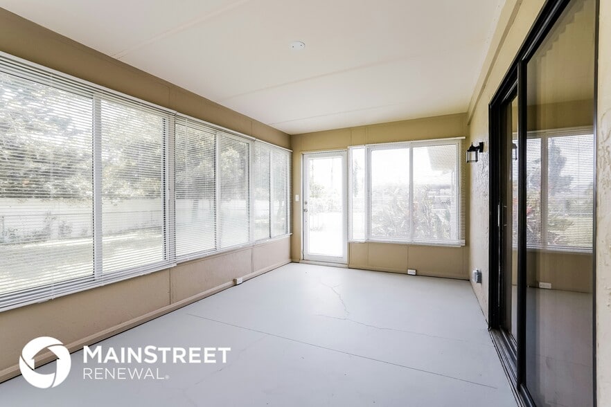 Building Photo - 113 NE 18th Pl