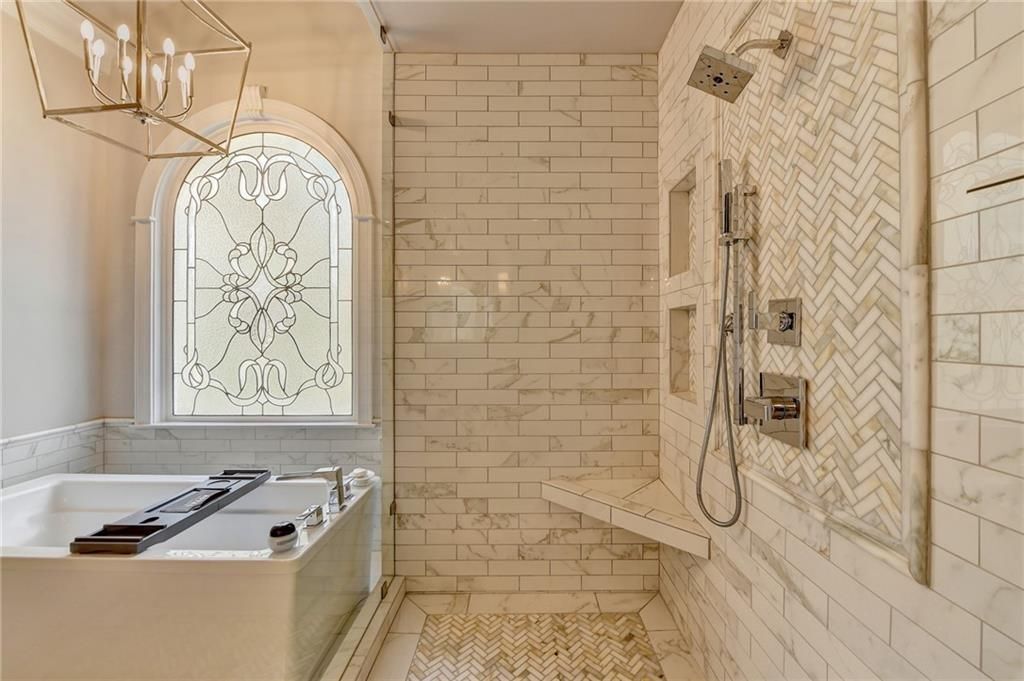 Building Photo - 6745 Laurel Oak Dr