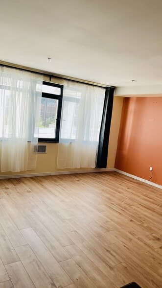 Building Photo - 1551 4th Ave