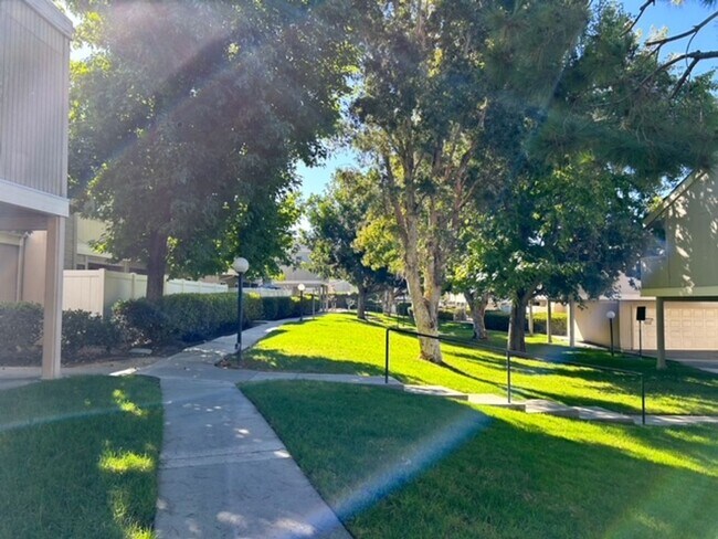 Building Photo - 3 Bedroom + 2.5 Bathroom Condo | Ralston Village Community | Ventura | Unfurnished