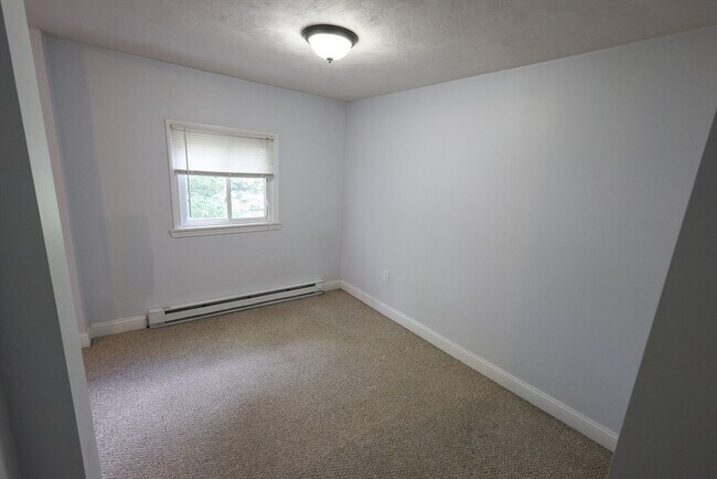 Building Photo - 72 Grampian Way