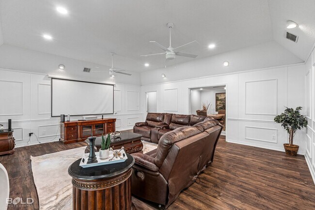 Building Photo - 4 Bedroom 3.5 bath in Greenacres