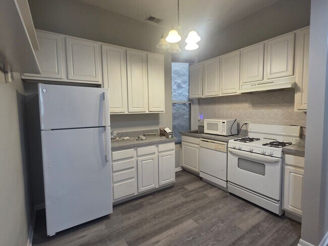 Building Photo - 1507 N Hudson Ave