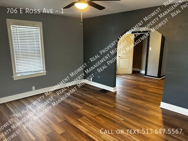 Building Photo - 706 E Ross Ave