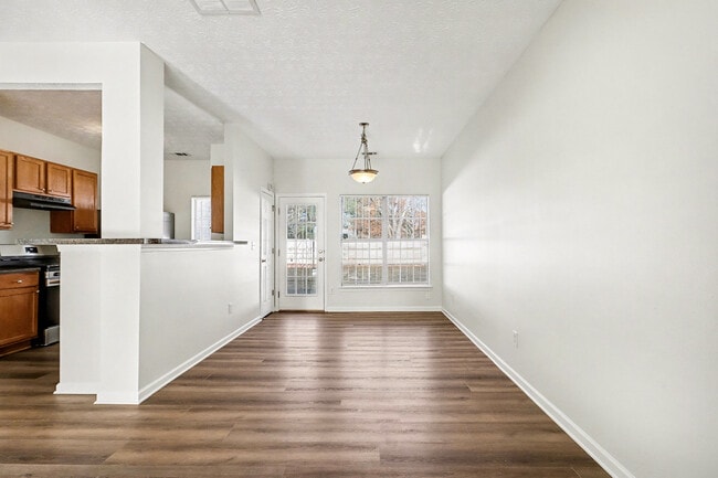 Building Photo - 2559 Walden Lake Dr