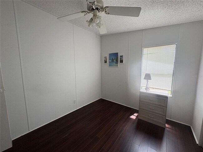 Building Photo - 2132 Sabal Palm Dr