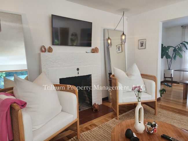 Building Photo - 3206 SW 13th Ave