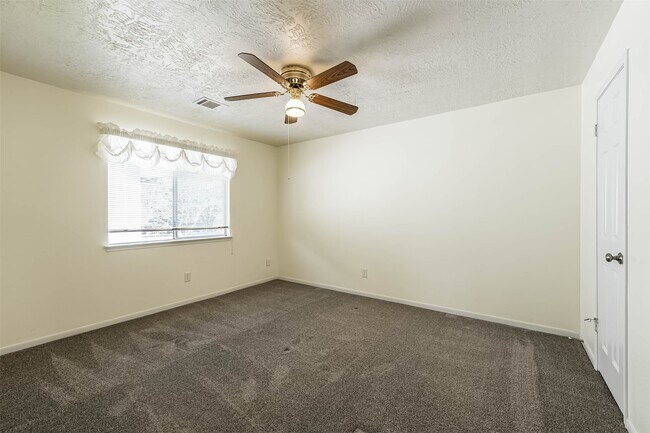 Building Photo - 14403 Little Willow Walk