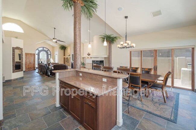 Building Photo - 4725 N Brookview Terrace