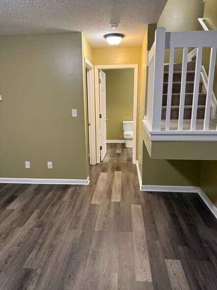 Building Photo - 1914 Ray Alexander Dr