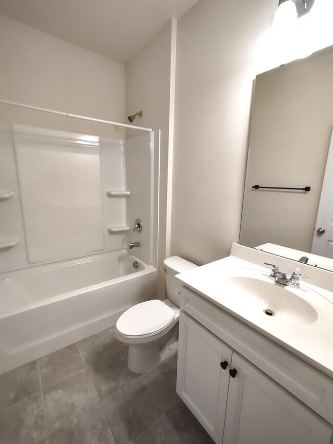Building Photo - Beautiful Home located in the Starmount Co...