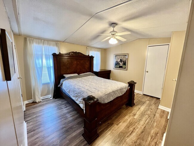 Building Photo - 50 Mandalay Dr