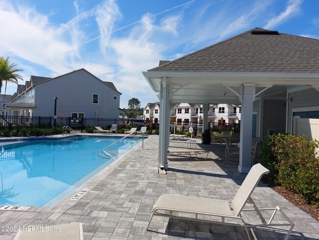 Building Photo - 12866 Josslyn Ln