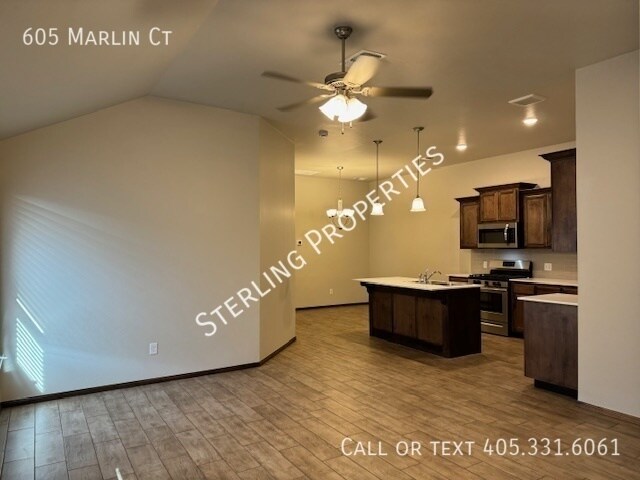 Building Photo - 605 Marlin Ct
