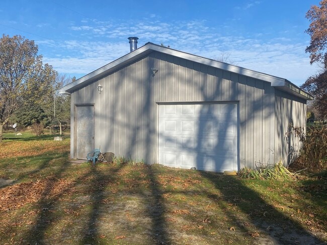 Building Photo - 3230 Genesee Rd
