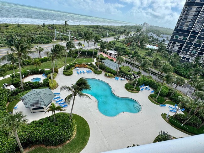 Building Photo - 5051 N Hwy A1A