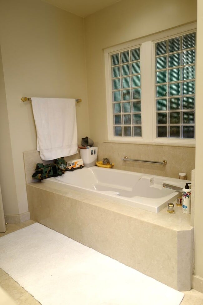 Building Photo - Coming Soon! Cozy home in South Pasadena.