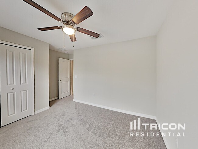 Building Photo - 1748 Broad Winged Hawk Dr