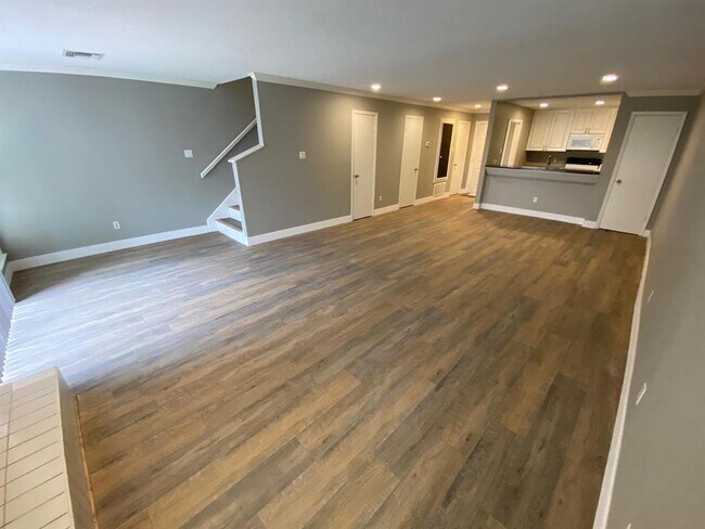 Building Photo - 74 April Hill