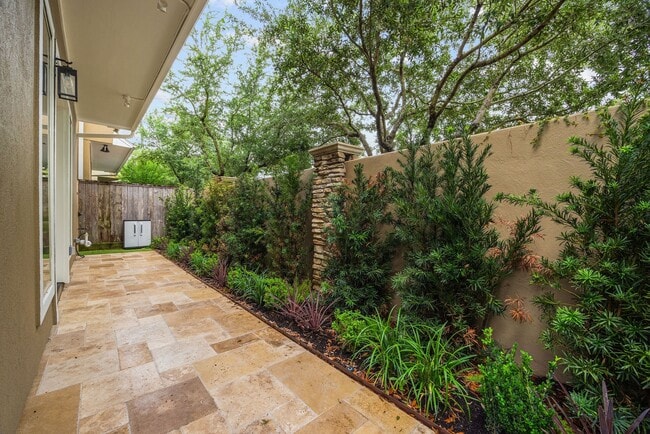 Building Photo - 8213 Cabernet Ln