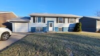 Building Photo - 4 bedroom 2 bath home in great SW location!
