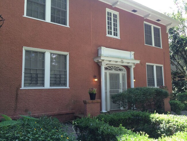 Building Photo - 1BD/1BA on Audubon Park, with Off street p...