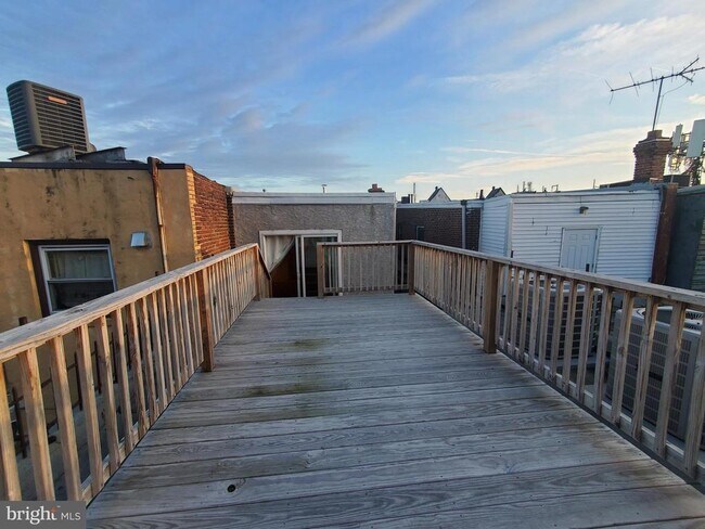 Building Photo - 7242 Frankford Ave