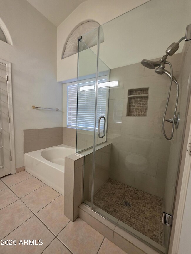 Building Photo - 5946 E Aire Libre Ln