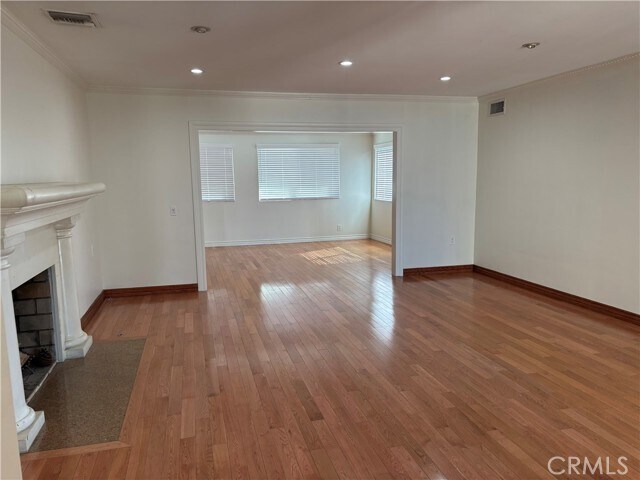 Building Photo - 11246 Lull St