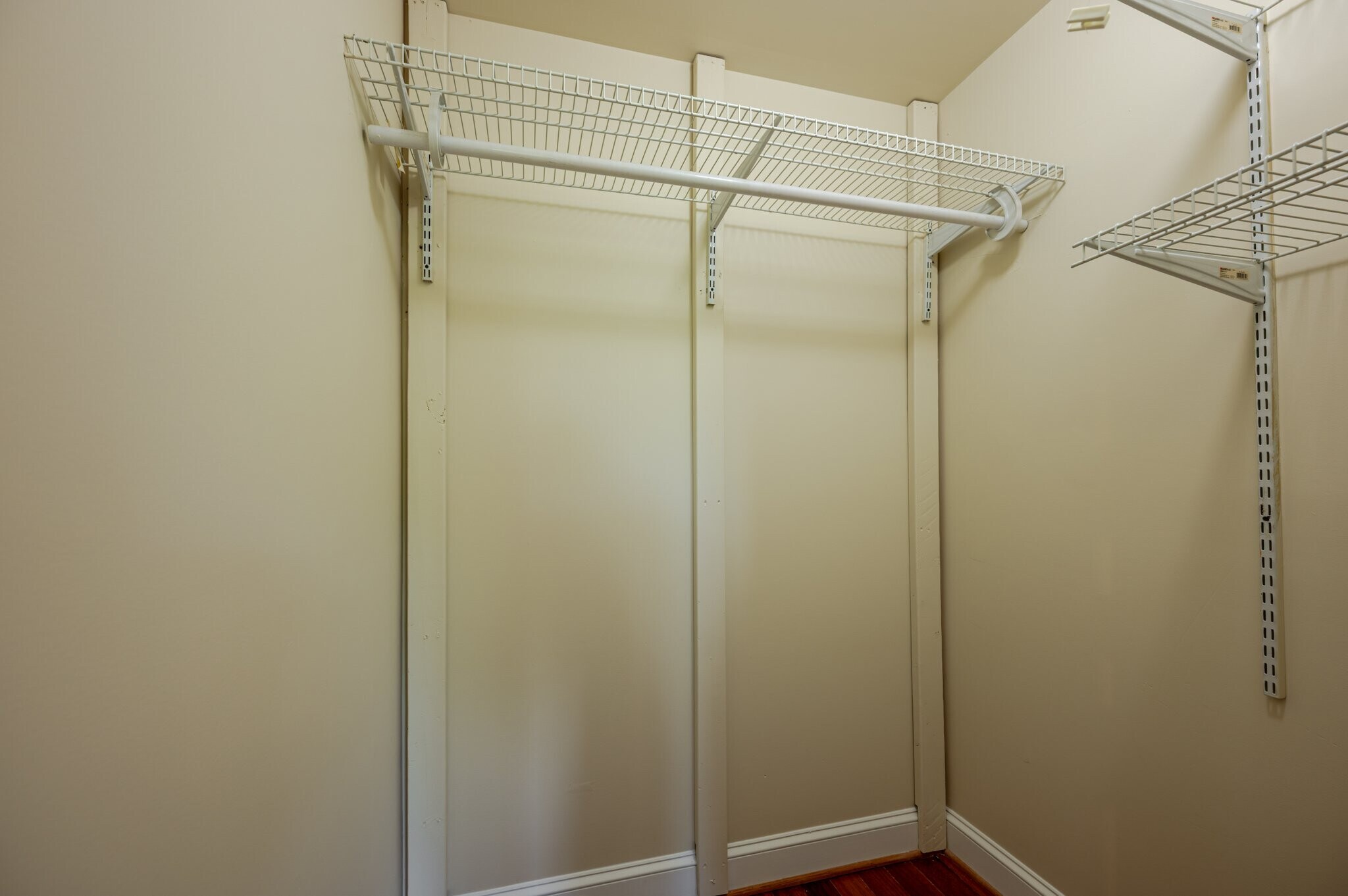 Building Photo - 3868 9th St SE