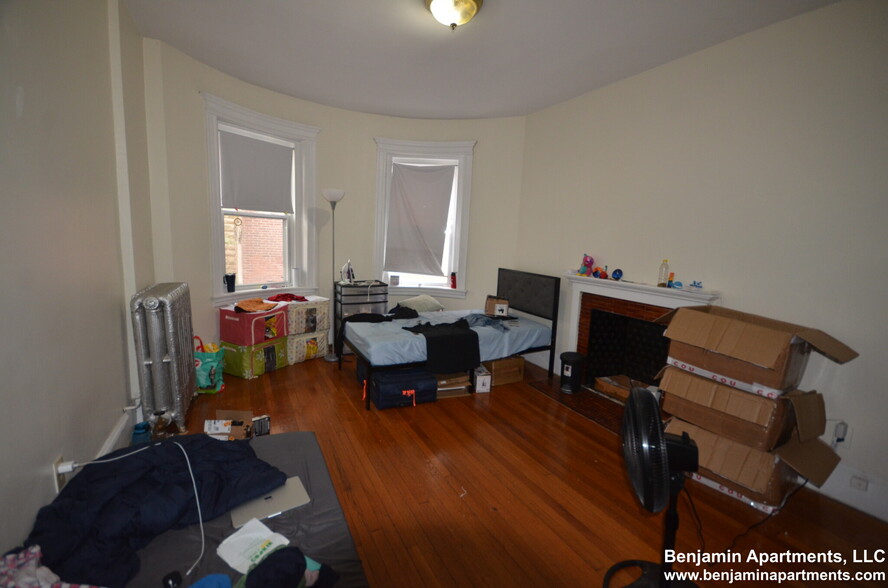 Building Photo - 1786 Beacon St