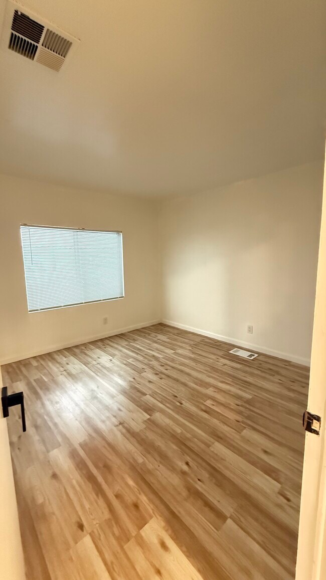 Building Photo - 24425 Woolsey Canyon Rd