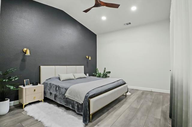 Building Photo - 1916 Shorewood Dr