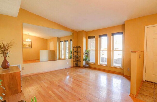 Primary Photo - 3709 N Bryan Ave