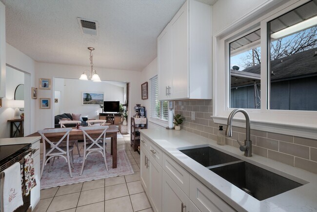 Building Photo - 12114 Stoney Bend St