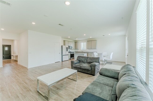 Building Photo - 1017 Laguna Cv Dr