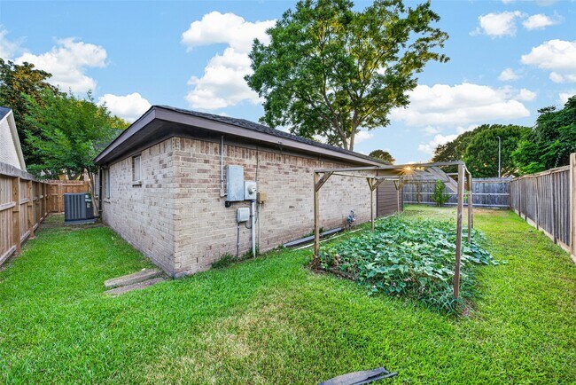 Building Photo - 3107 Pecan Point Dr