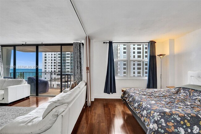 Building Photo - 2201 S Ocean Dr