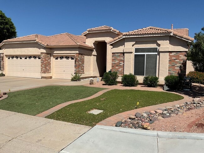 Building Photo - Chandler beauty near Germann & Dobson with...