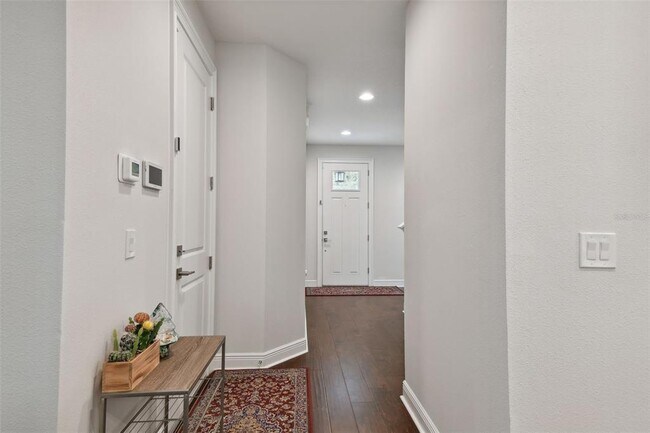 Building Photo - 5700 Interbay Blvd