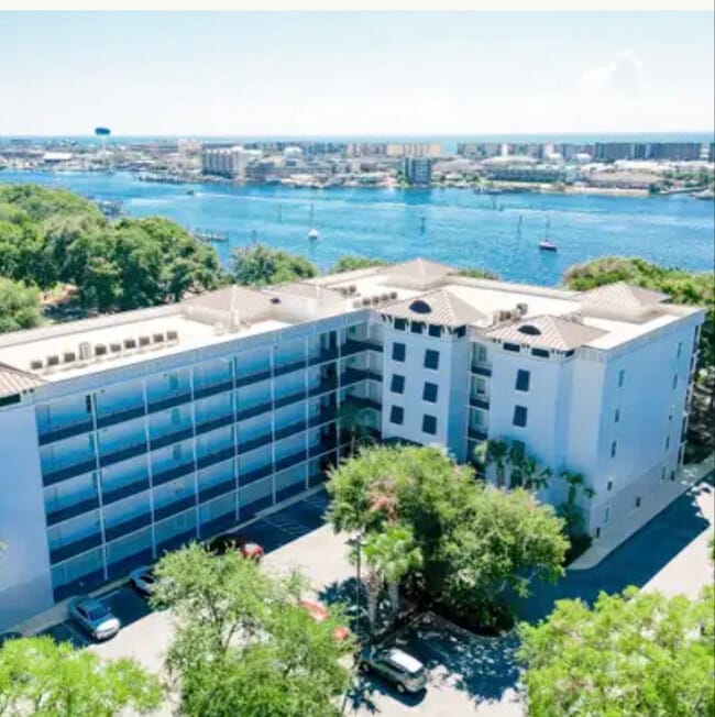 Building Photo - 113 Brooks St SE