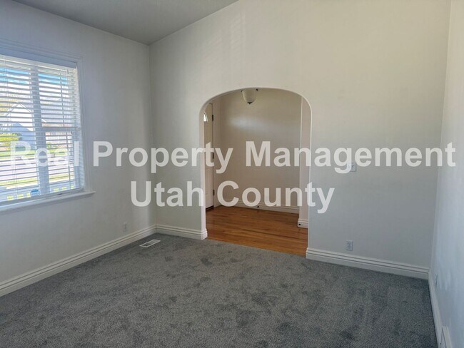 Building Photo - Large Home in Lehi!