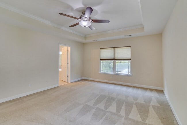 Building Photo - 127 Magnolia Dr